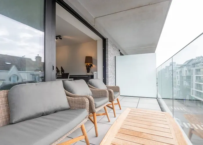 Wonderful New Close To The *